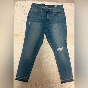 Women Old Navy curvy skinny jeans